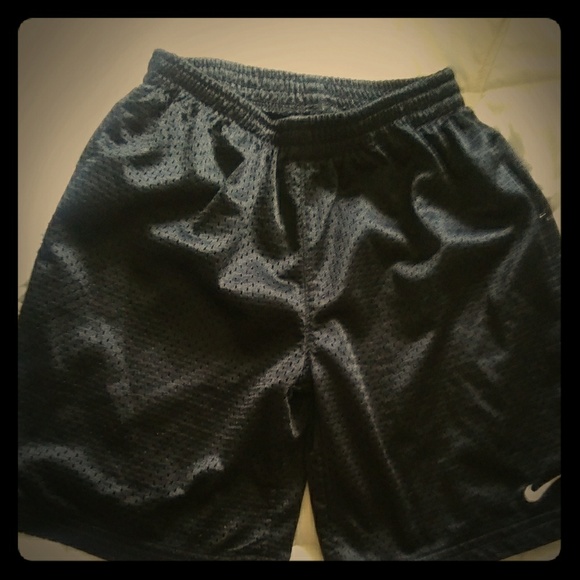 Boys Nike Basketball shorts - Picture 1 of 4